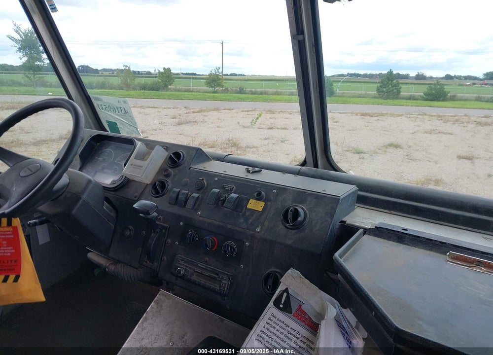 2012 FREIGHTLINER CHASSIS M LINE WALK-IN VAN VIN: 4UZAC3DV7CCBT7182