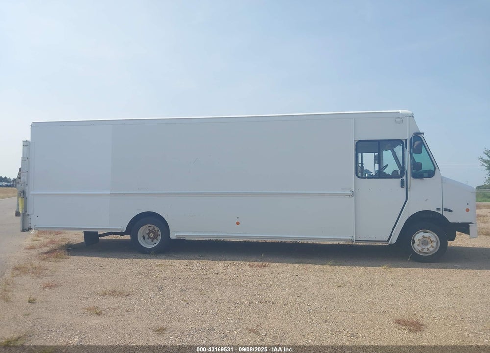2012 FREIGHTLINER CHASSIS M LINE WALK-IN VAN VIN: 4UZAC3DV7CCBT7182