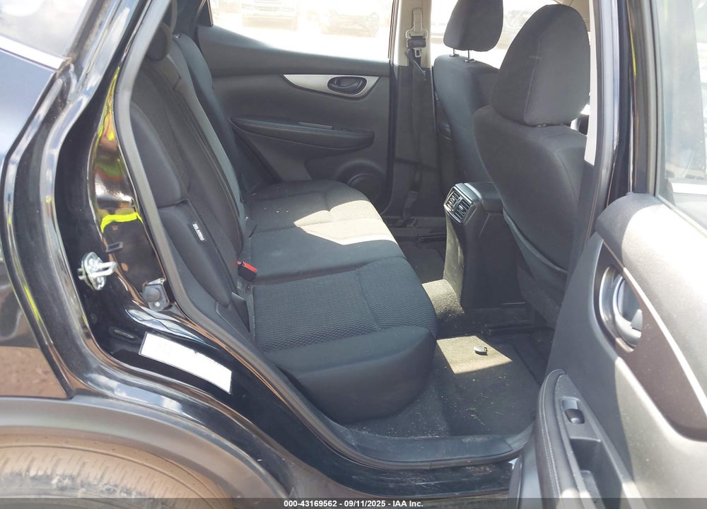 2021 NISSAN ROGUE SPORT VIN: JN1BJ1AV2MW561893
