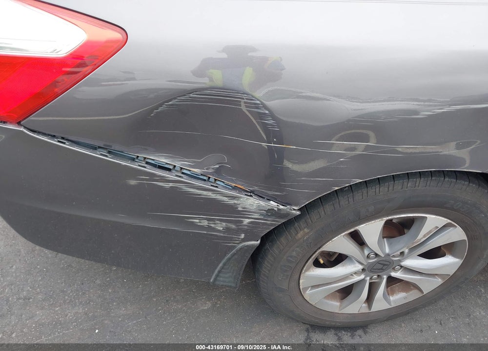 2015 HONDA ACCORD VIN: 1HGCR2F37FA272890