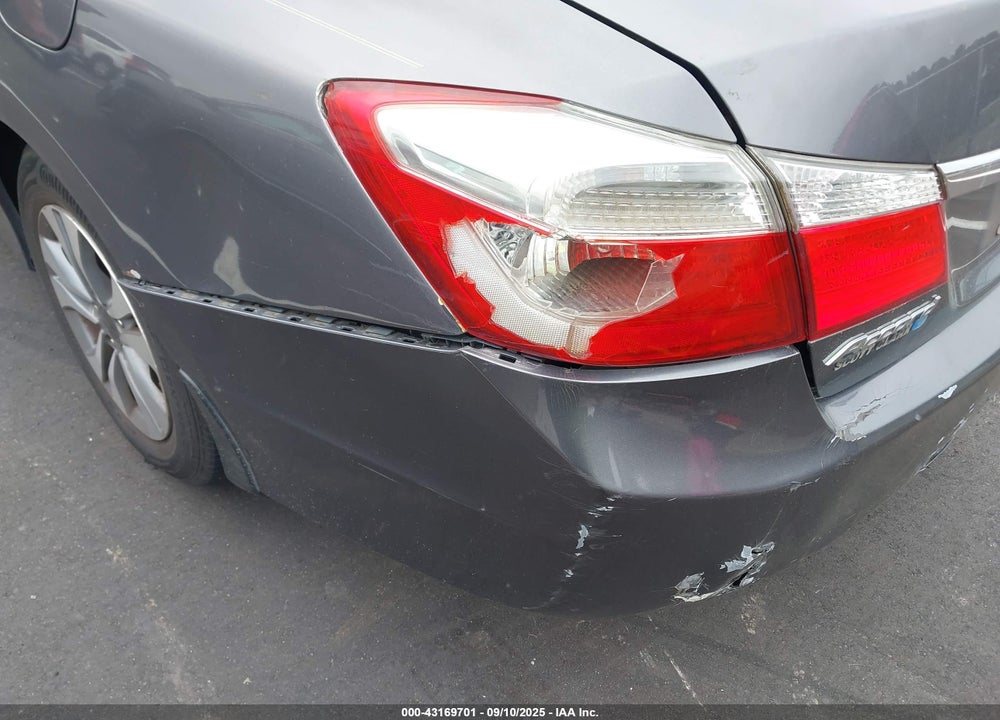 2015 HONDA ACCORD VIN: 1HGCR2F37FA272890