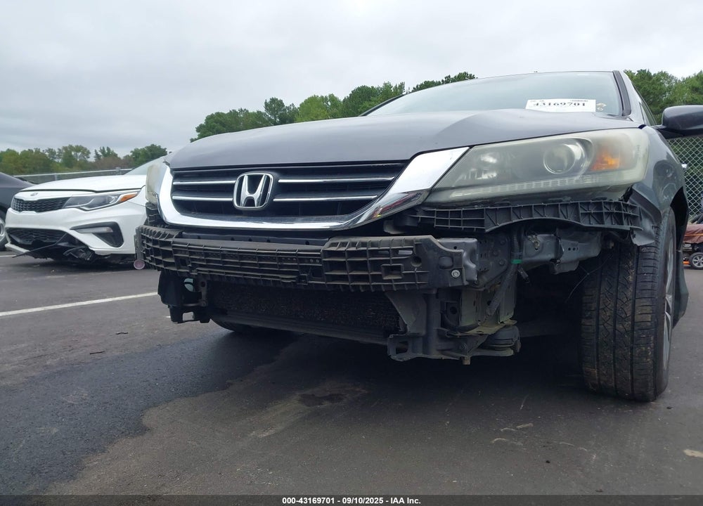 2015 HONDA ACCORD VIN: 1HGCR2F37FA272890