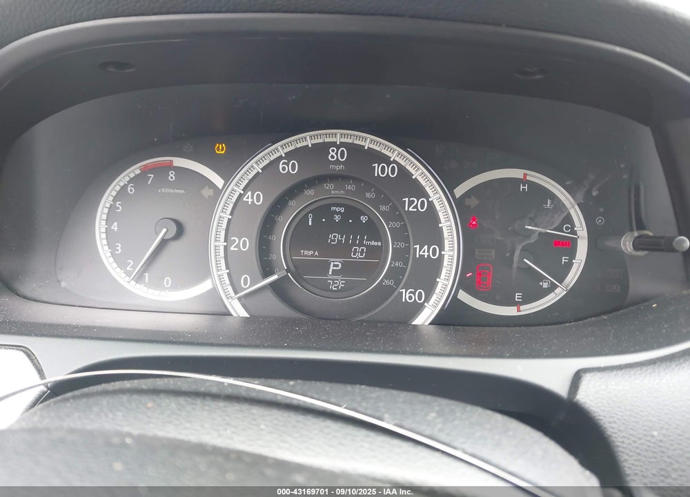 2015 HONDA ACCORD VIN: 1HGCR2F37FA272890