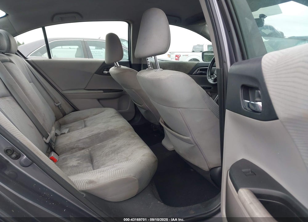 2015 HONDA ACCORD VIN: 1HGCR2F37FA272890