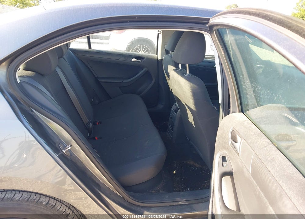 2015 VOLKSWAGEN JETTA VIN: 3VW2K7AJ1FM418010