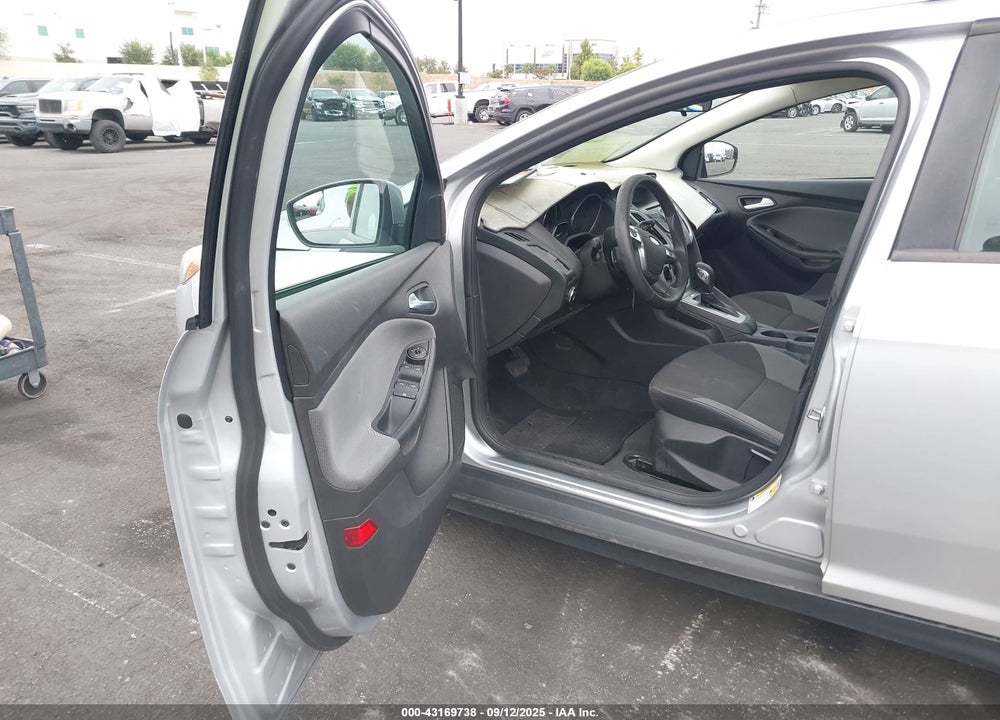 2014 FORD FOCUS SE VIN: 1FADP3F29EL391362