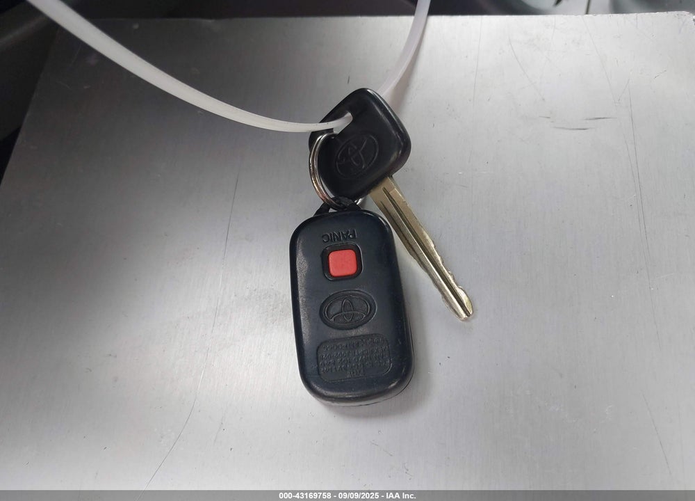 2005 TOYOTA CAMRY LE VIN: 4T1BE32K95U072210