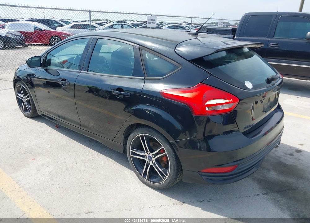 2015 FORD FOCUS VIN: 1FADP3L96FL294199