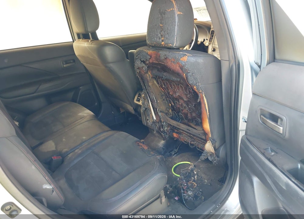 2020 MITSUBISHI OUTLANDER VIN: JA4AZ3A36LZ030859