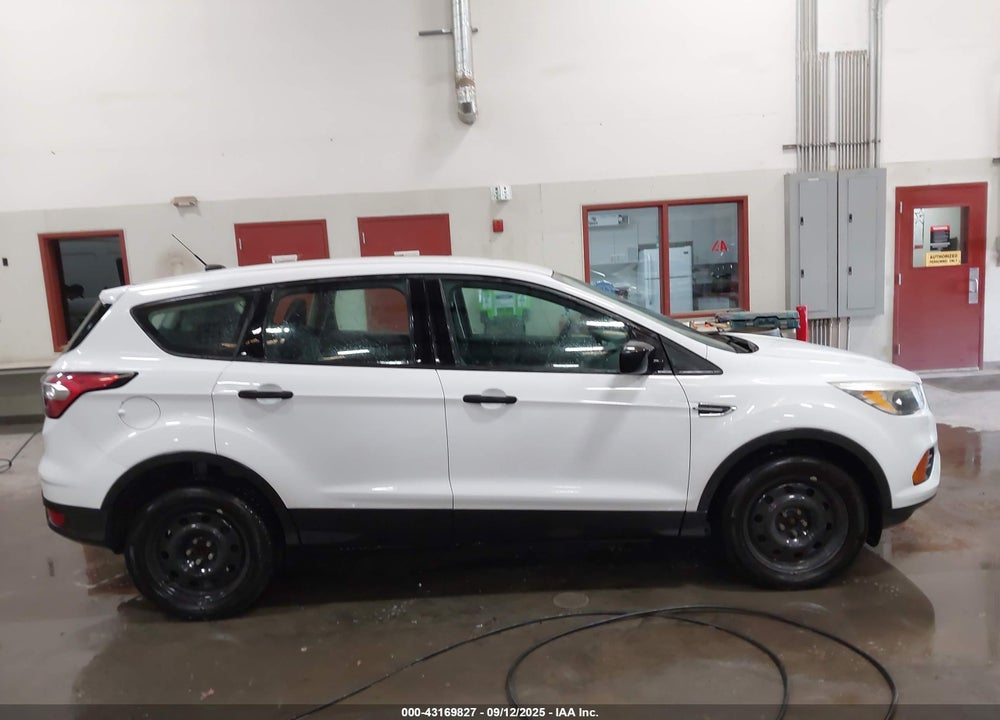 2017 FORD ESCAPE VIN: 1FMCU0F76HUE36180