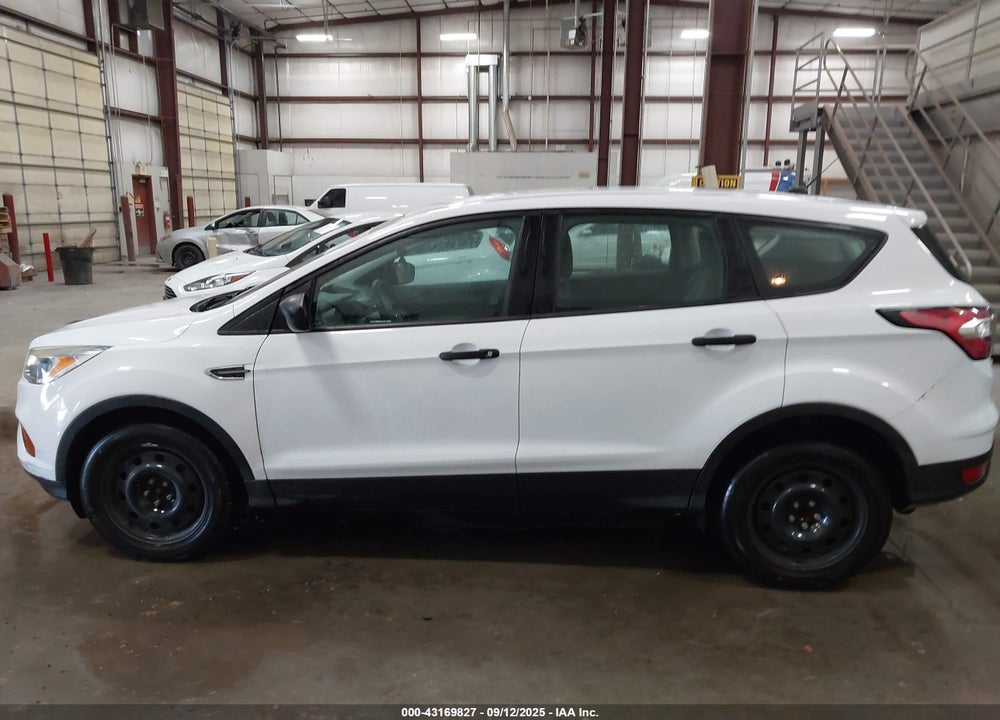 2017 FORD ESCAPE VIN: 1FMCU0F76HUE36180