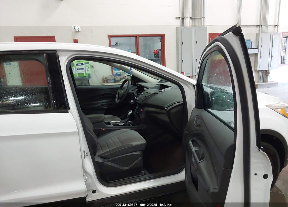 2017 FORD ESCAPE VIN: 1FMCU0F76HUE36180