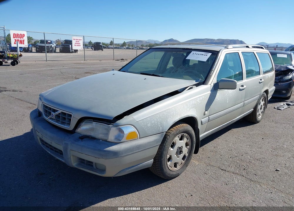 2000 VOLVO V70 XC/XC SE VIN: YV1LZ56D8Y2693856
