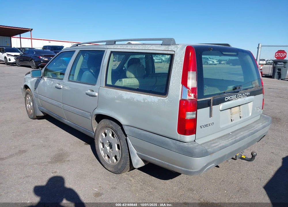 2000 VOLVO V70 XC/XC SE VIN: YV1LZ56D8Y2693856