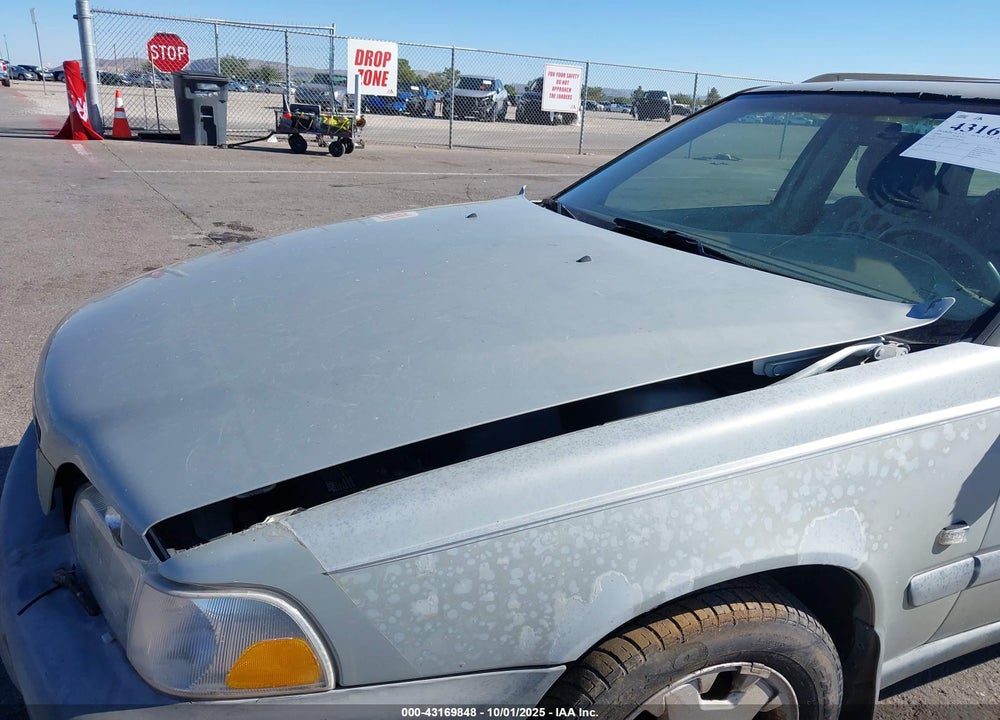 2000 VOLVO V70 XC/XC SE VIN: YV1LZ56D8Y2693856
