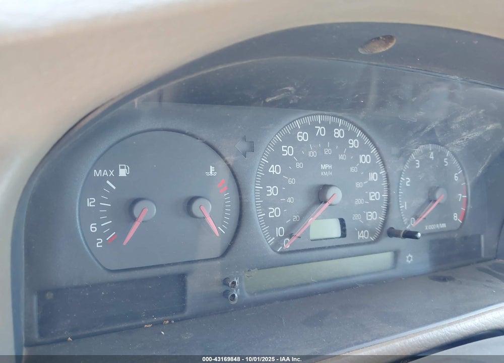 2000 VOLVO V70 XC/XC SE VIN: YV1LZ56D8Y2693856