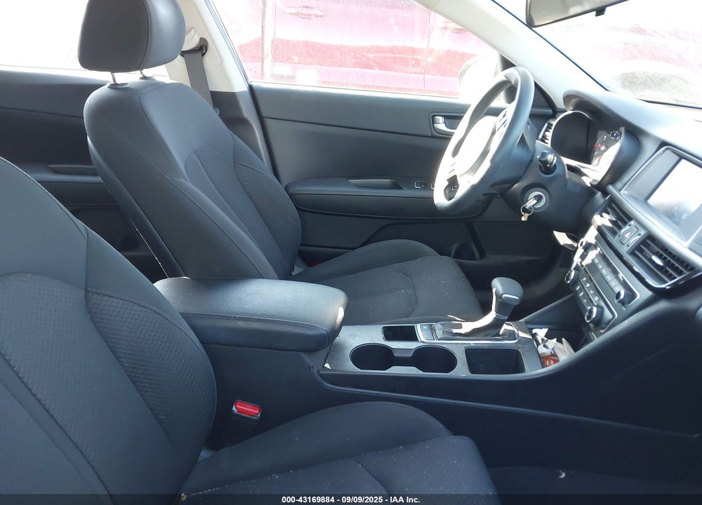 2018 KIA OPTIMA VIN: 5XXGT4L36JG186209