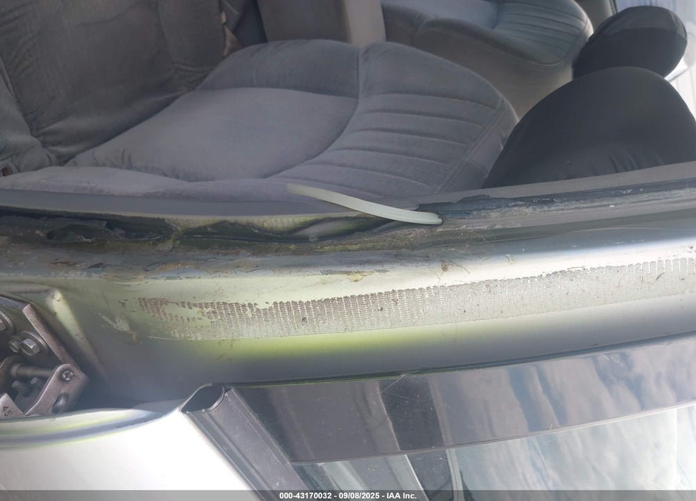 2001 BUICK CENTURY CUSTOM VIN: 2G4WS52J611223135