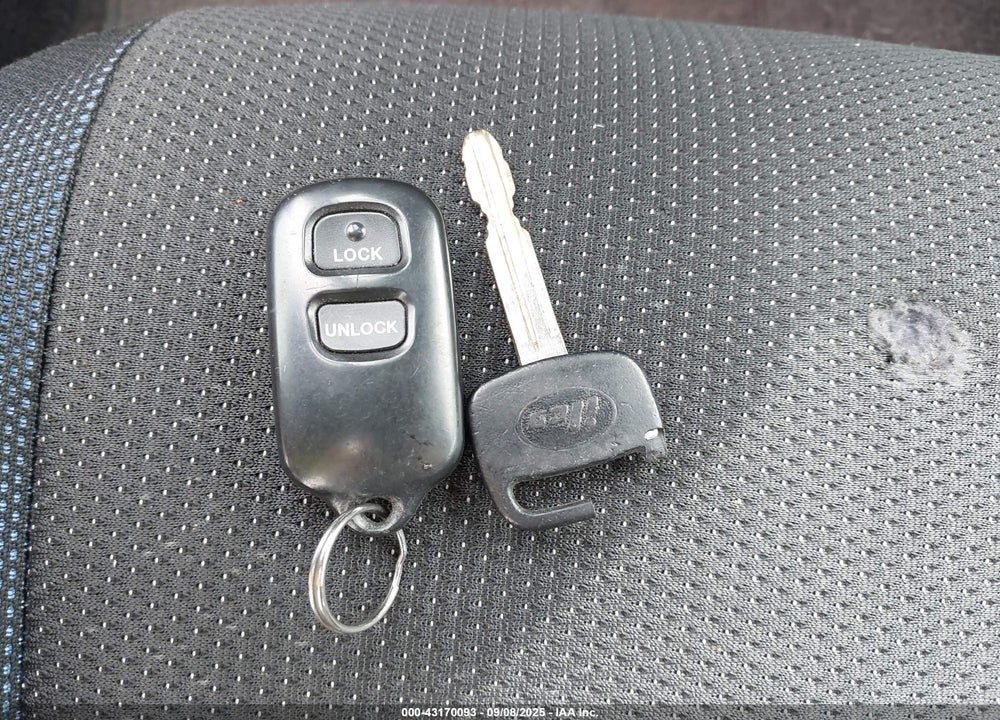 2000 TOYOTA CELICA GT VIN: JTDDR32T5Y0018537