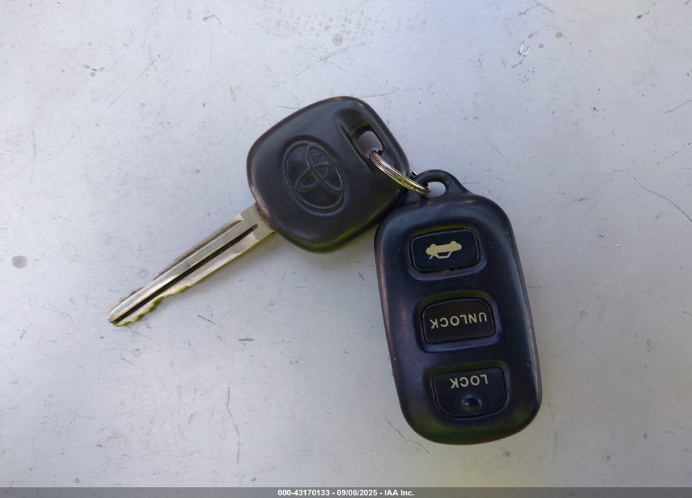 2002 TOYOTA CAMRY XLE V6 VIN: 4T1BF30K52U503461