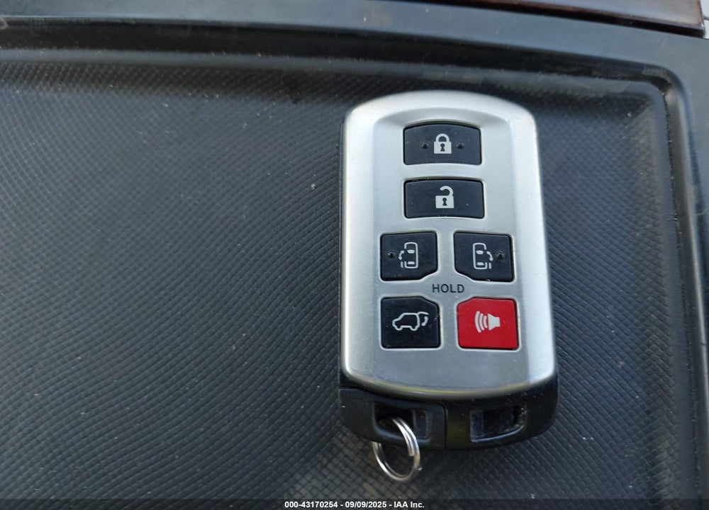 2014 TOYOTA SIENNA XLE 7 PASSENGER VIN: 5TDDK3DC5ES076299