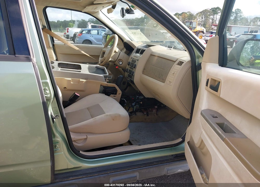 2008 FORD ESCAPE VIN: 1FMCU93198KA77181