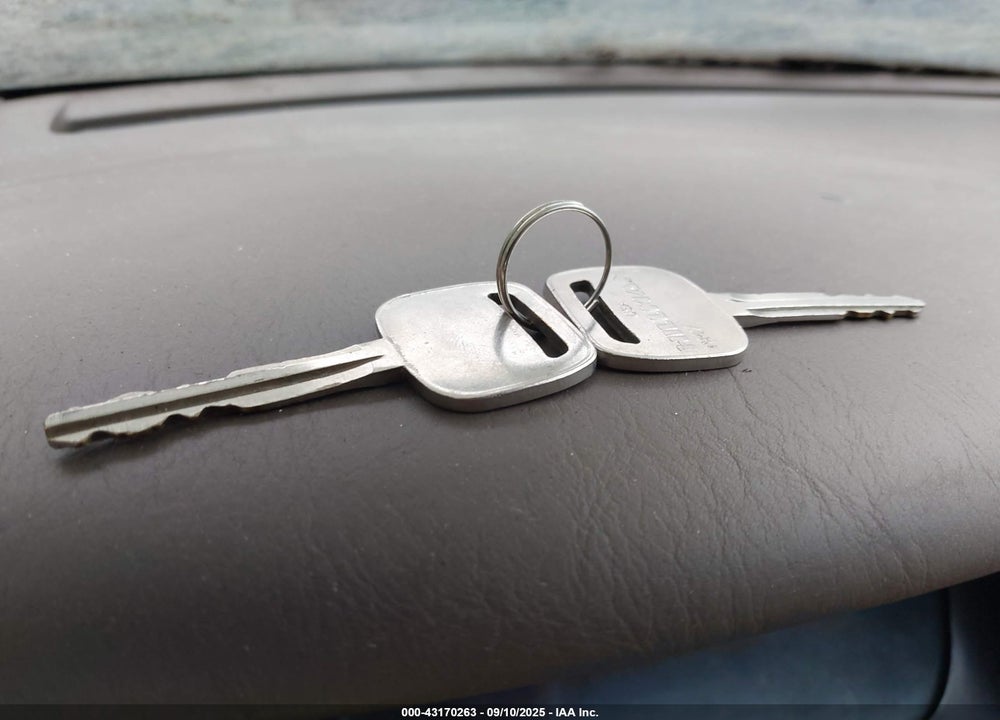 1997 TOYOTA CAMRY LE VIN: 4T1BG22K0VU127941