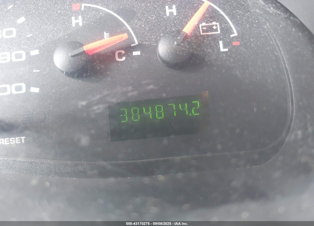2004 FORD E-350 SUPER DUTY VIN: 1FBNE31L44HA85230