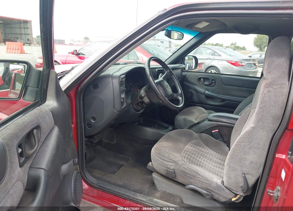 2002 CHEVROLET S-10 LS VIN: 1GCCS19W928230676