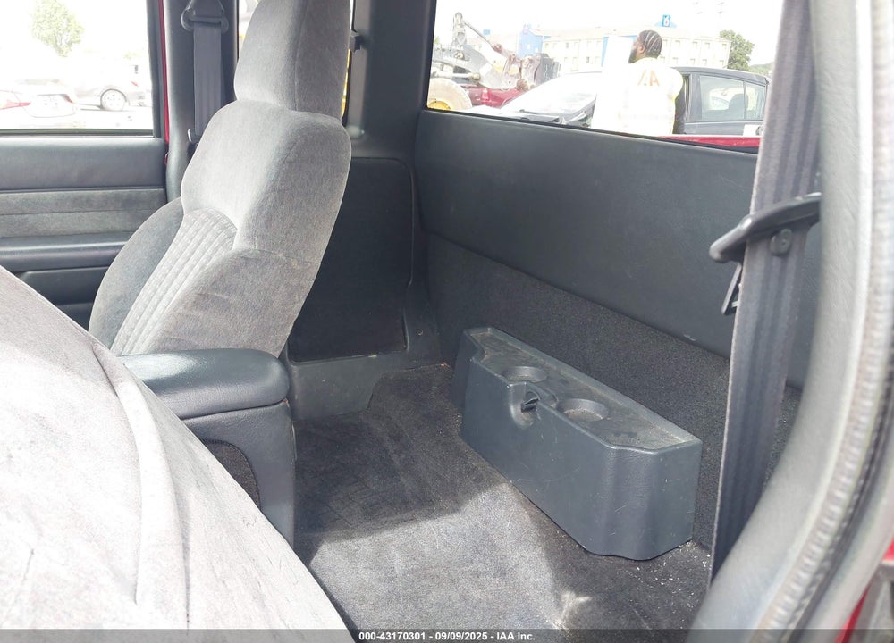 2002 CHEVROLET S-10 LS VIN: 1GCCS19W928230676