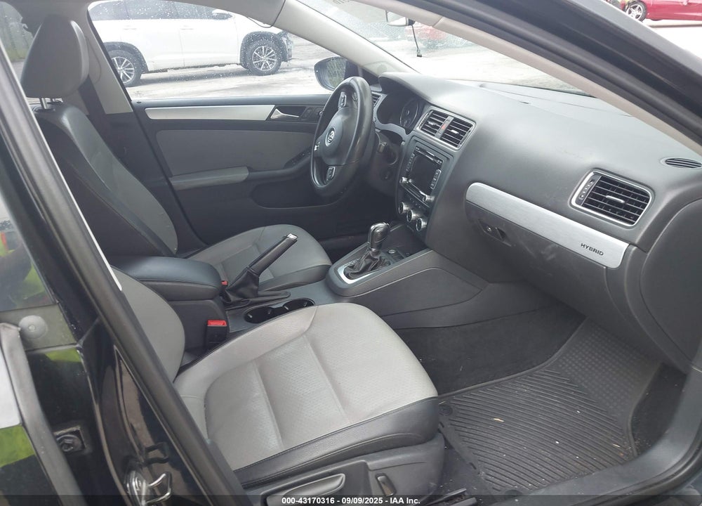 2013 VOLKSWAGEN JETTA HYBRID SE VIN: 3VW637AJ6DM260145