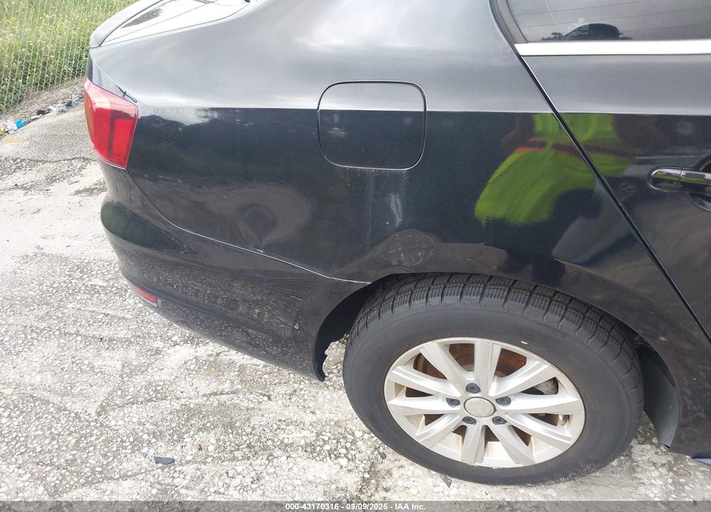 2013 VOLKSWAGEN JETTA HYBRID SE VIN: 3VW637AJ6DM260145