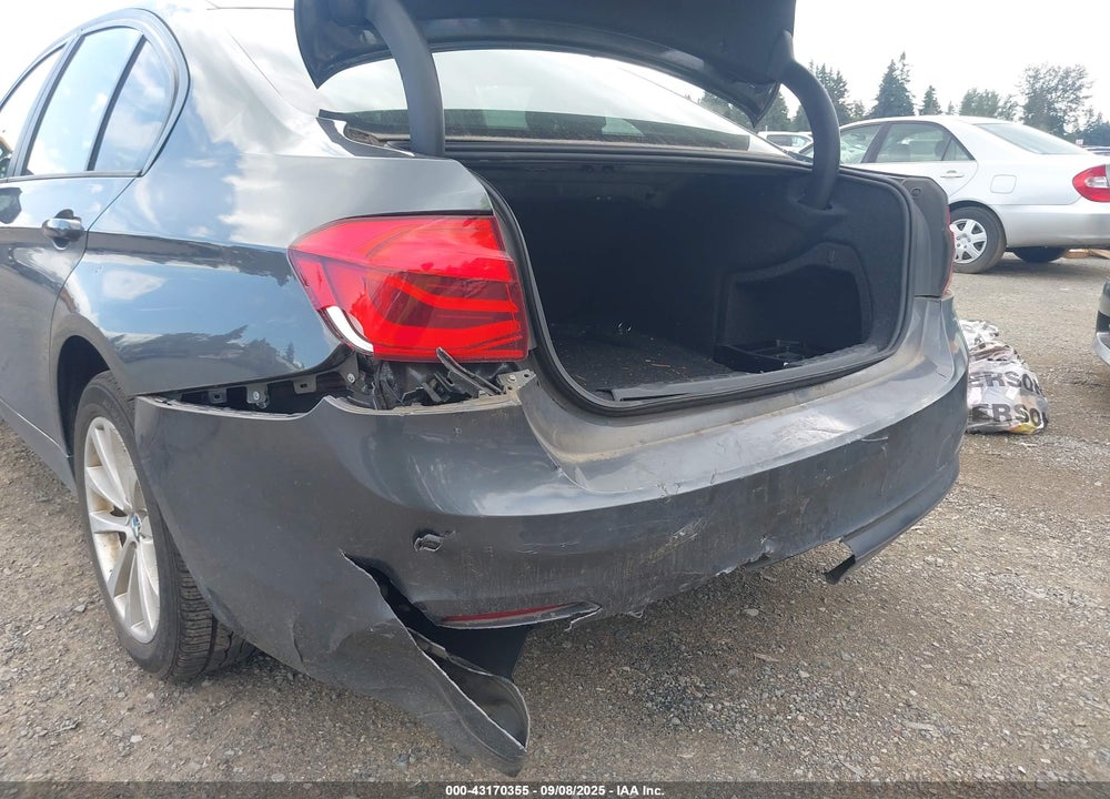 2018 BMW 3 SERIES VIN: WBA8E5G53JNV03252