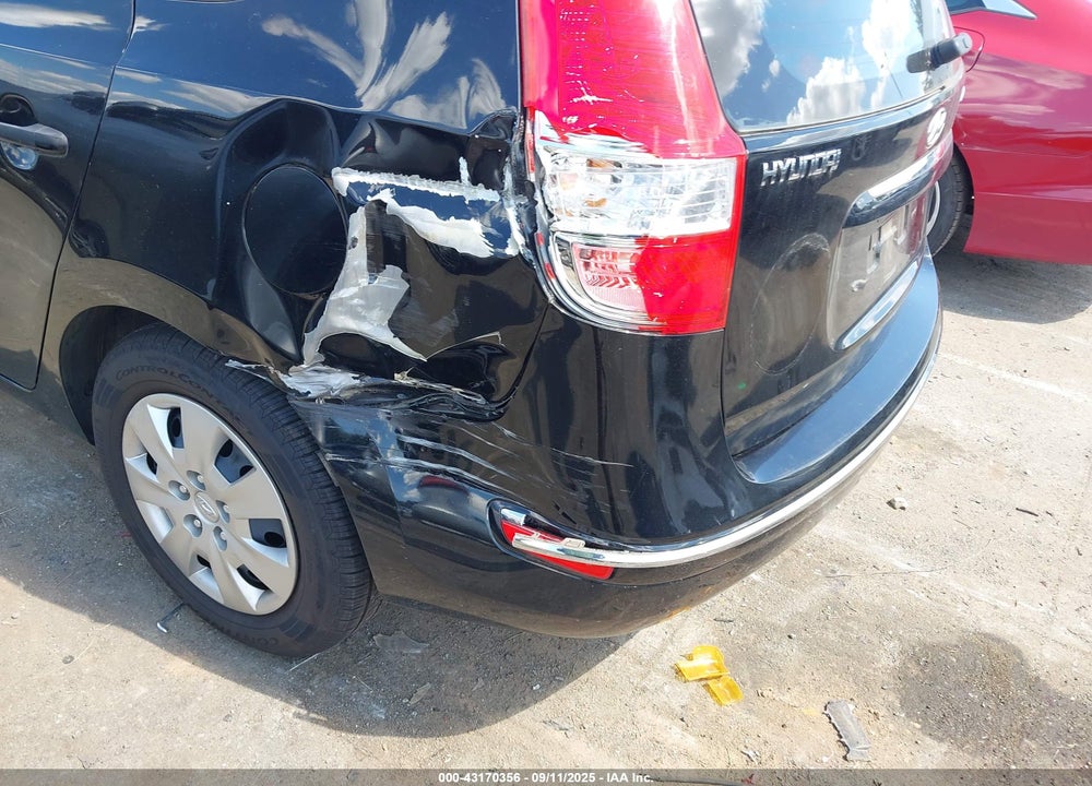 2010 HYUNDAI ELANTRA TOURING GLS VIN: KMHDB8AE9AU072647