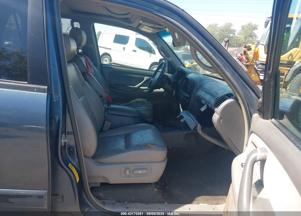 2005 TOYOTA SEQUOIA SR5 V8 VIN: 5TDBT44A65S247053