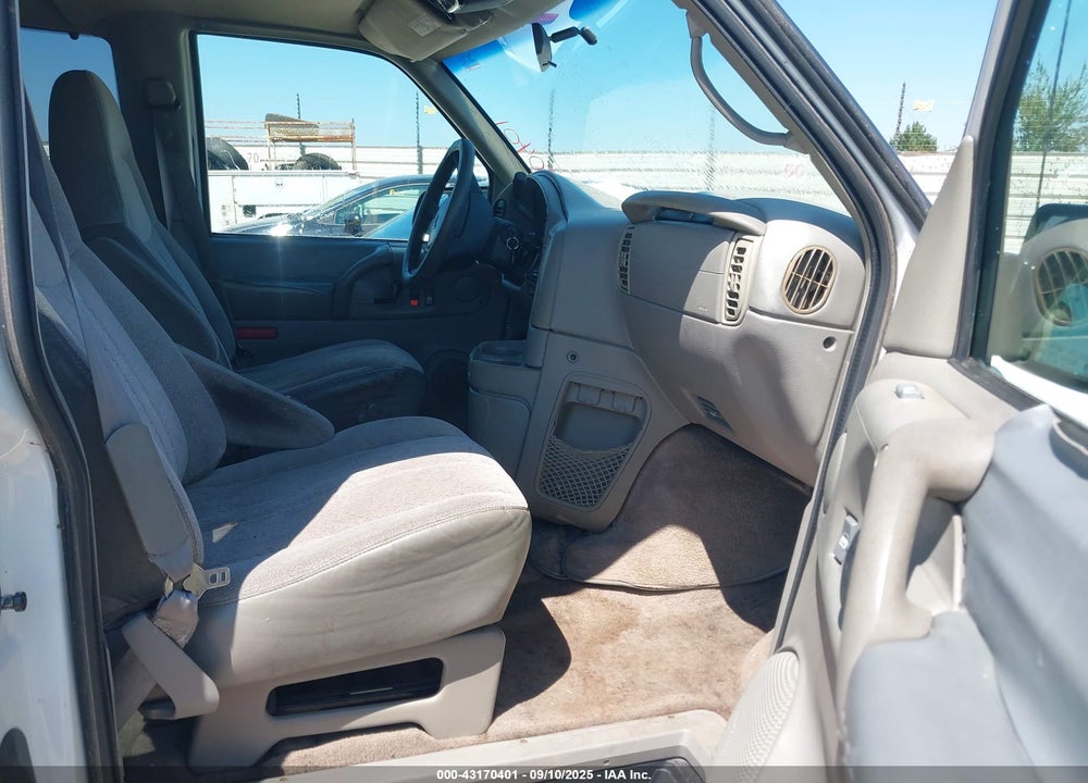 2000 CHEVROLET ASTRO VIN: 1GNDM19W5YB144945