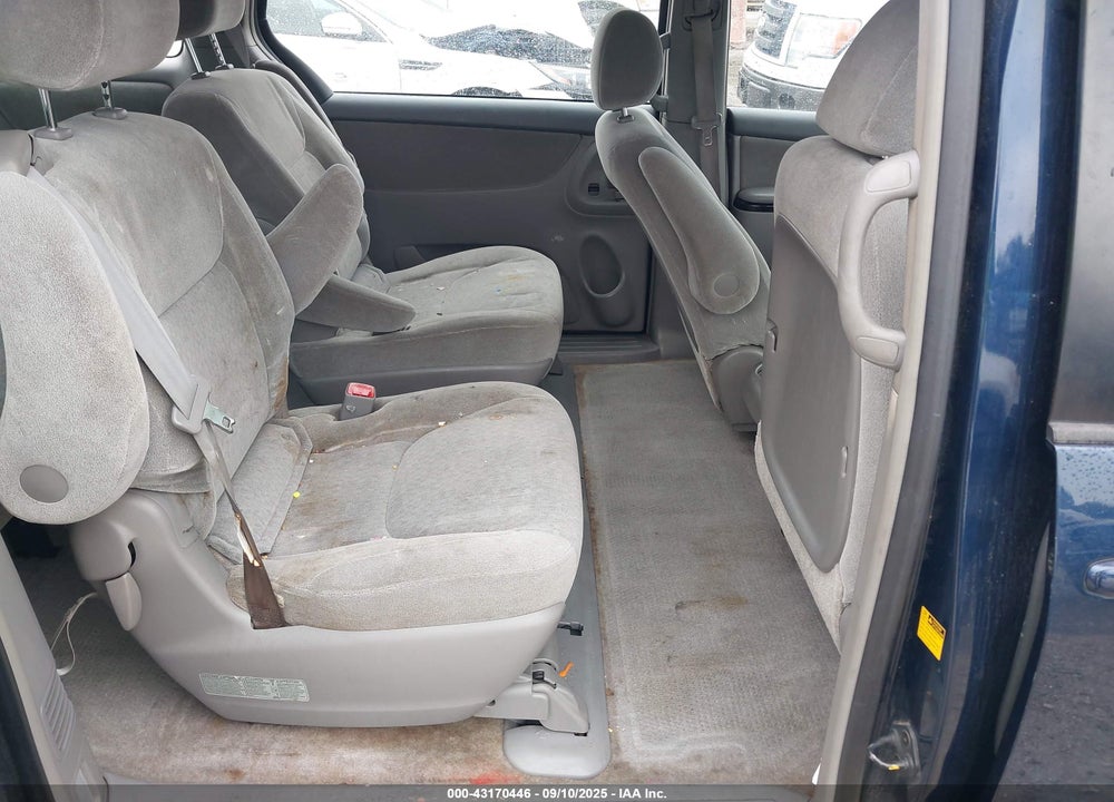2005 TOYOTA SIENNA CE VIN: 5TDZA23C35S314557