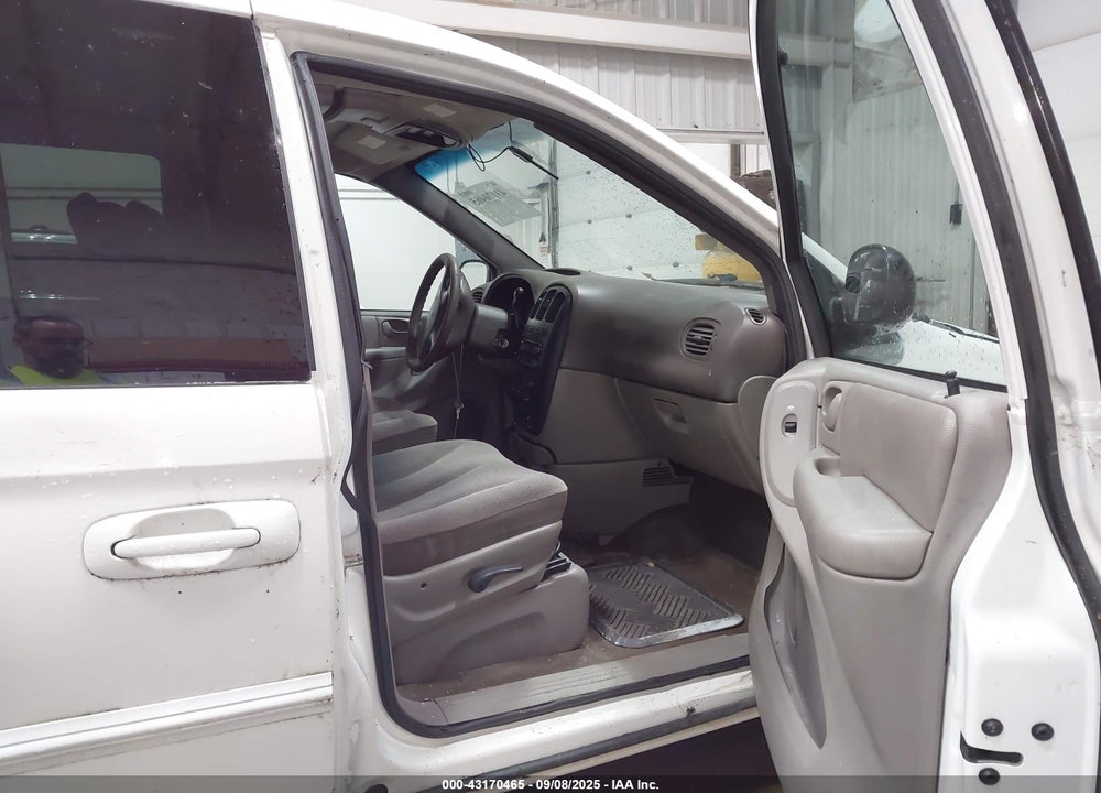 2003 CHRYSLER TOWN & COUNTRY LX VIN: 2C4GP44R73R372357