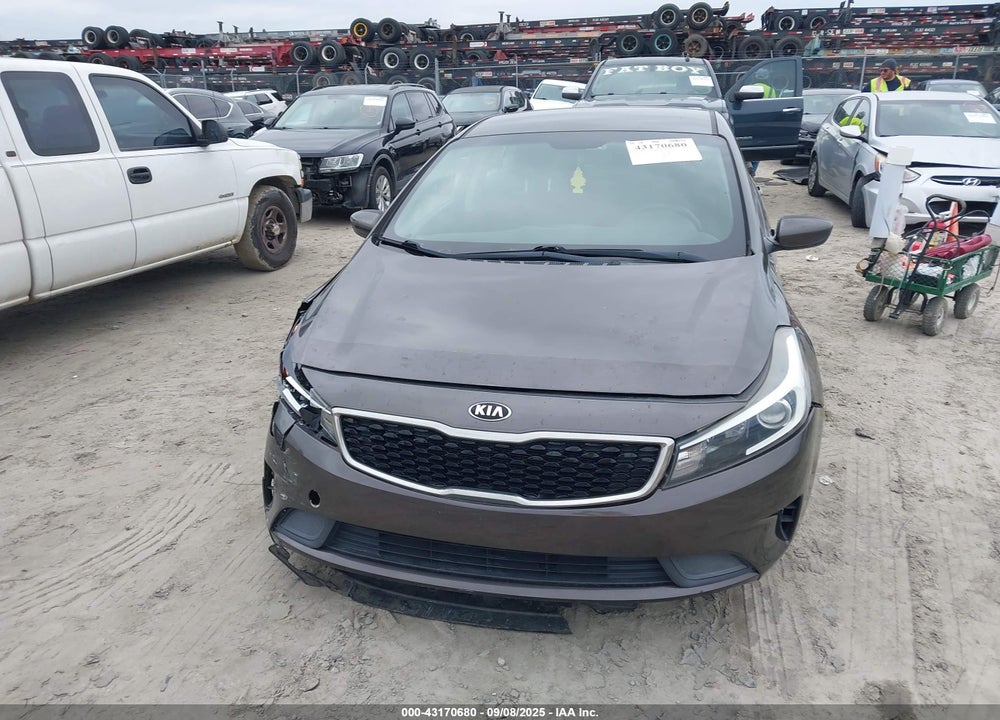 2017 KIA FORTE VIN: 3KPFK4A72HE115175