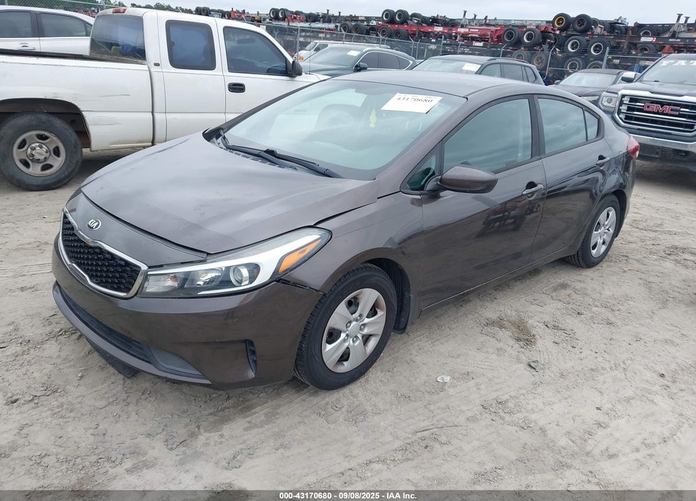 2017 KIA FORTE VIN: 3KPFK4A72HE115175