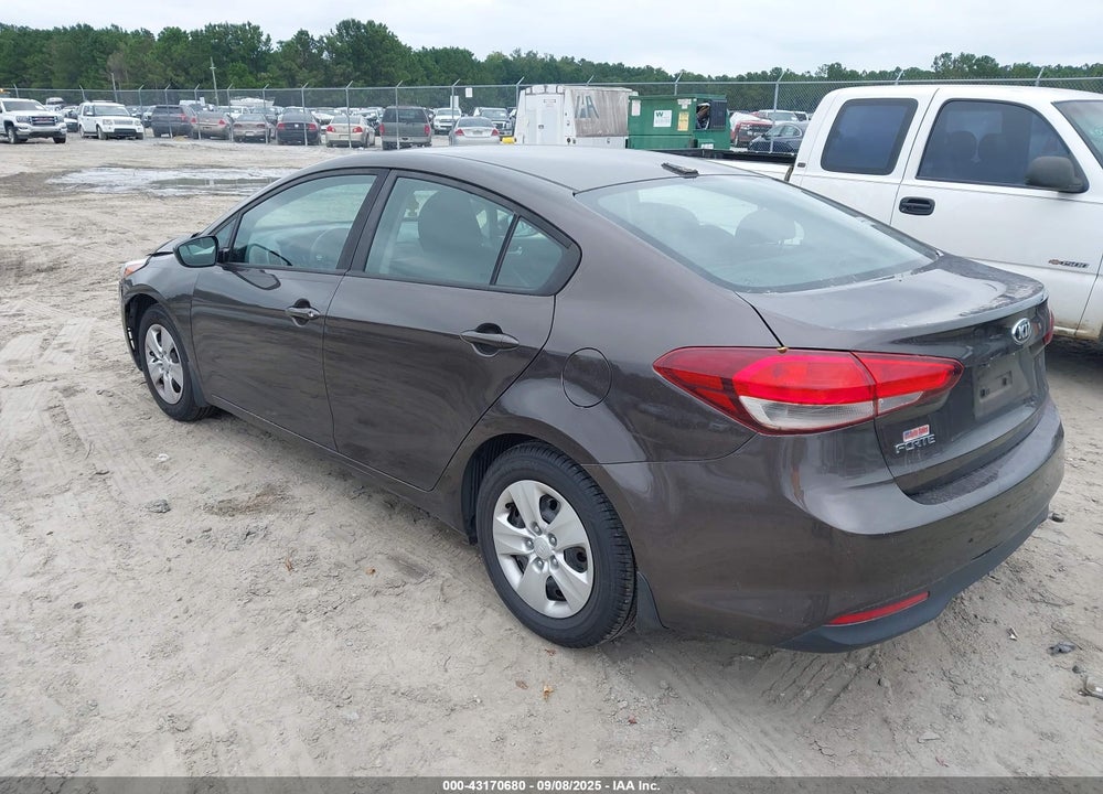 2017 KIA FORTE VIN: 3KPFK4A72HE115175