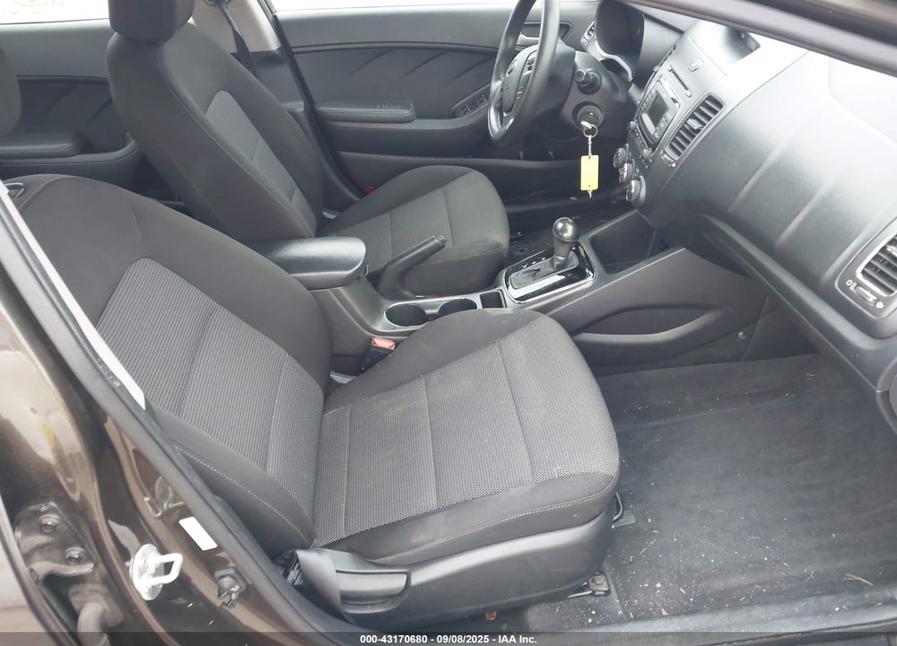 2017 KIA FORTE VIN: 3KPFK4A72HE115175