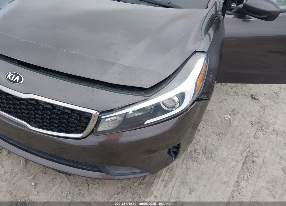 2017 KIA FORTE VIN: 3KPFK4A72HE115175