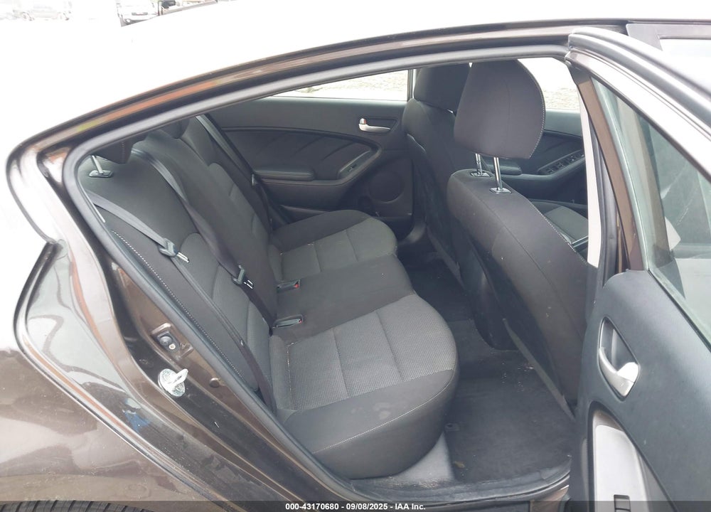 2017 KIA FORTE VIN: 3KPFK4A72HE115175