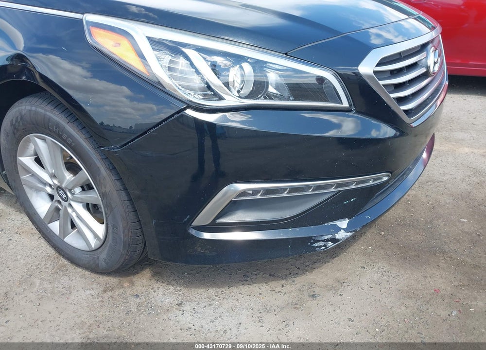 2015 HYUNDAI SONATA SE VIN: 5NPE24AFXFH152132