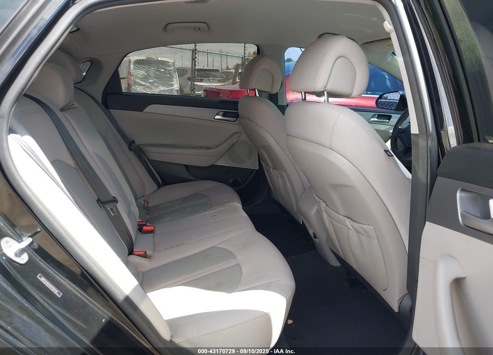 2015 HYUNDAI SONATA SE VIN: 5NPE24AFXFH152132
