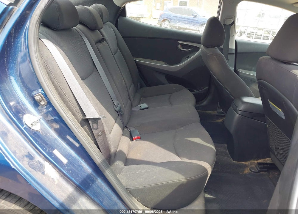 2016 HYUNDAI ELANTRA VIN: KMHDH4AE5GU608901