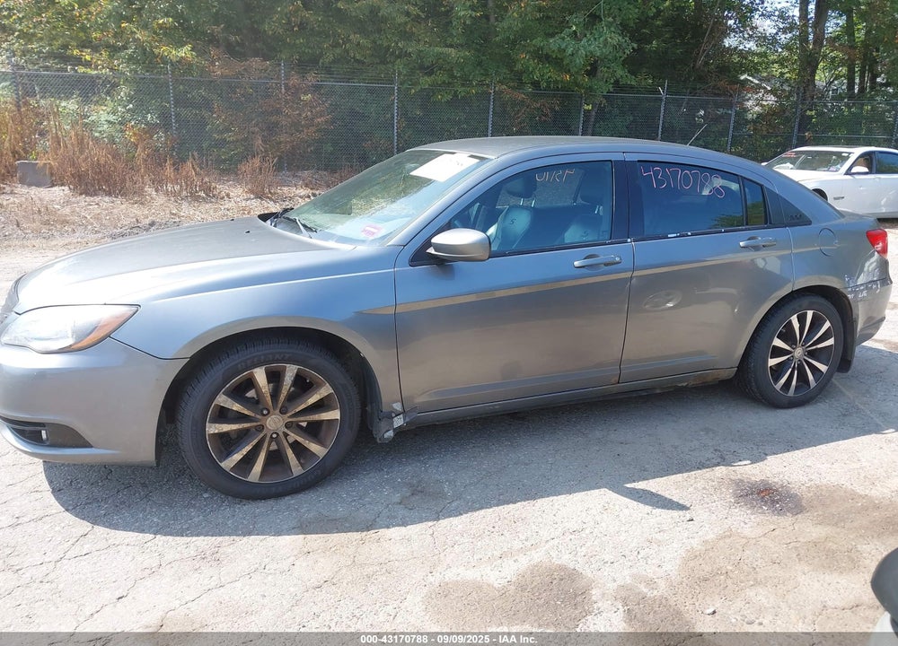 2012 CHRYSLER 200 VIN: 1C3CCBHG1CN106728
