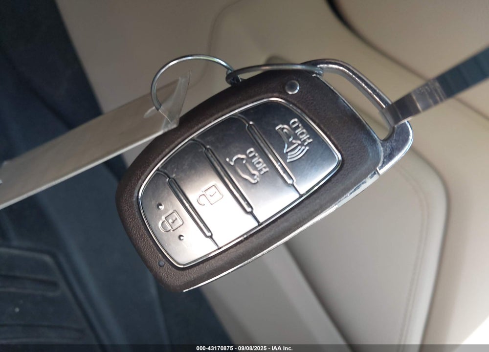 2017 HYUNDAI TUCSON LIMITED VIN: KM8J3CA23HU537801