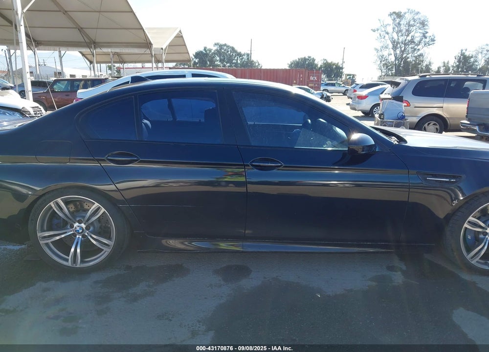2013 BMW M5 VIN: WBSFV9C51DD095635